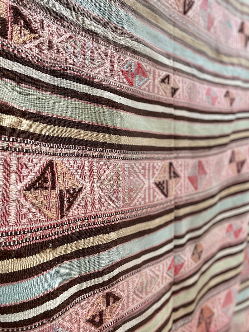 VINTAGE TURKISH KILIM - TRIANGLES